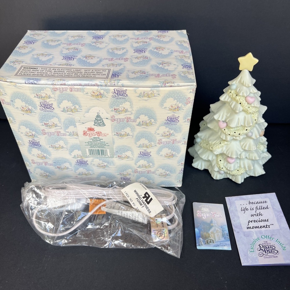 Precious Moments Sugar Town Lighted Tree 184039 1996 NOS Original Box New